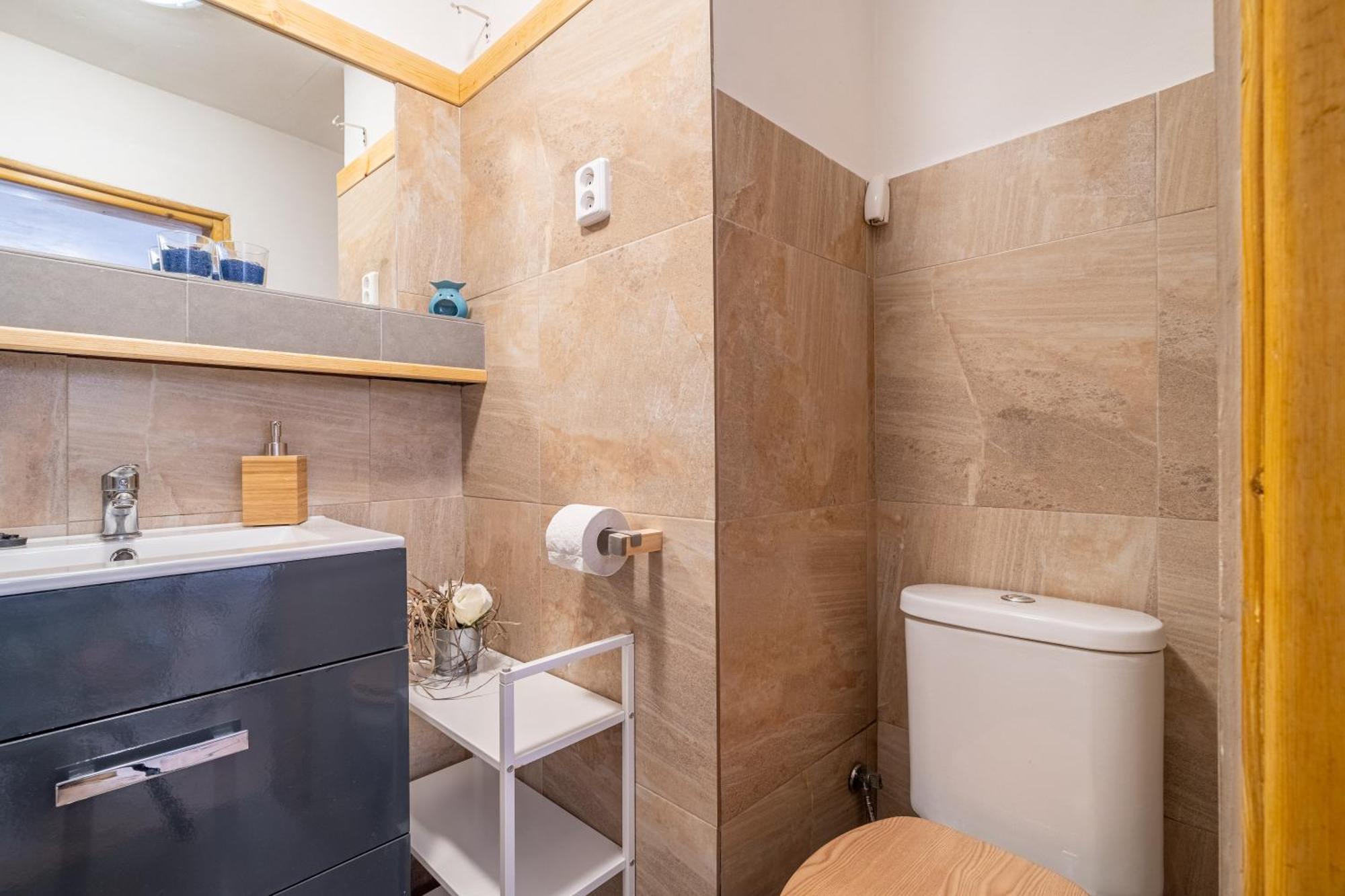 Apartman Karin Rovensko pod Troskami Ngoại thất bức ảnh