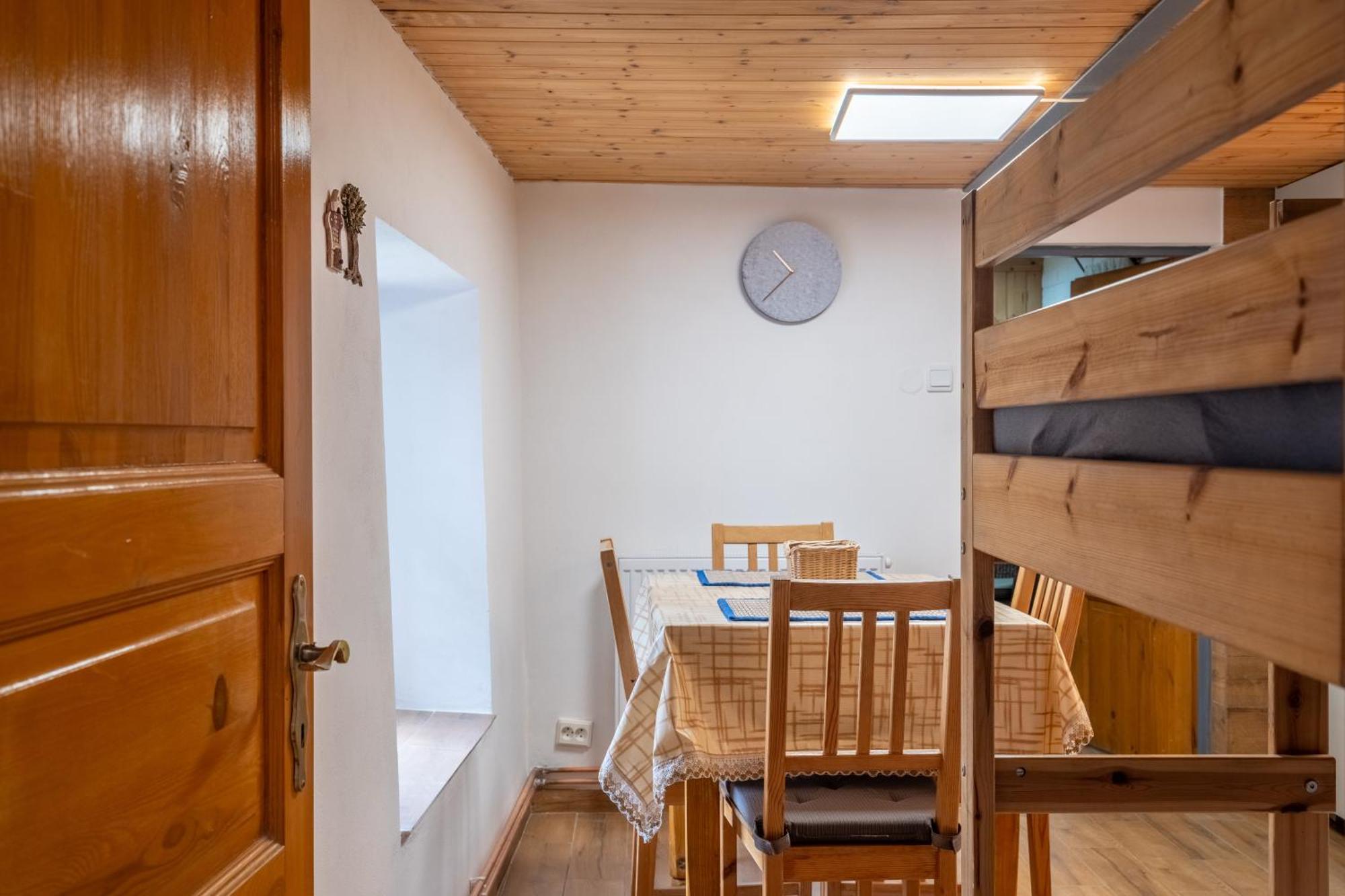 Apartman Karin Rovensko pod Troskami Ngoại thất bức ảnh